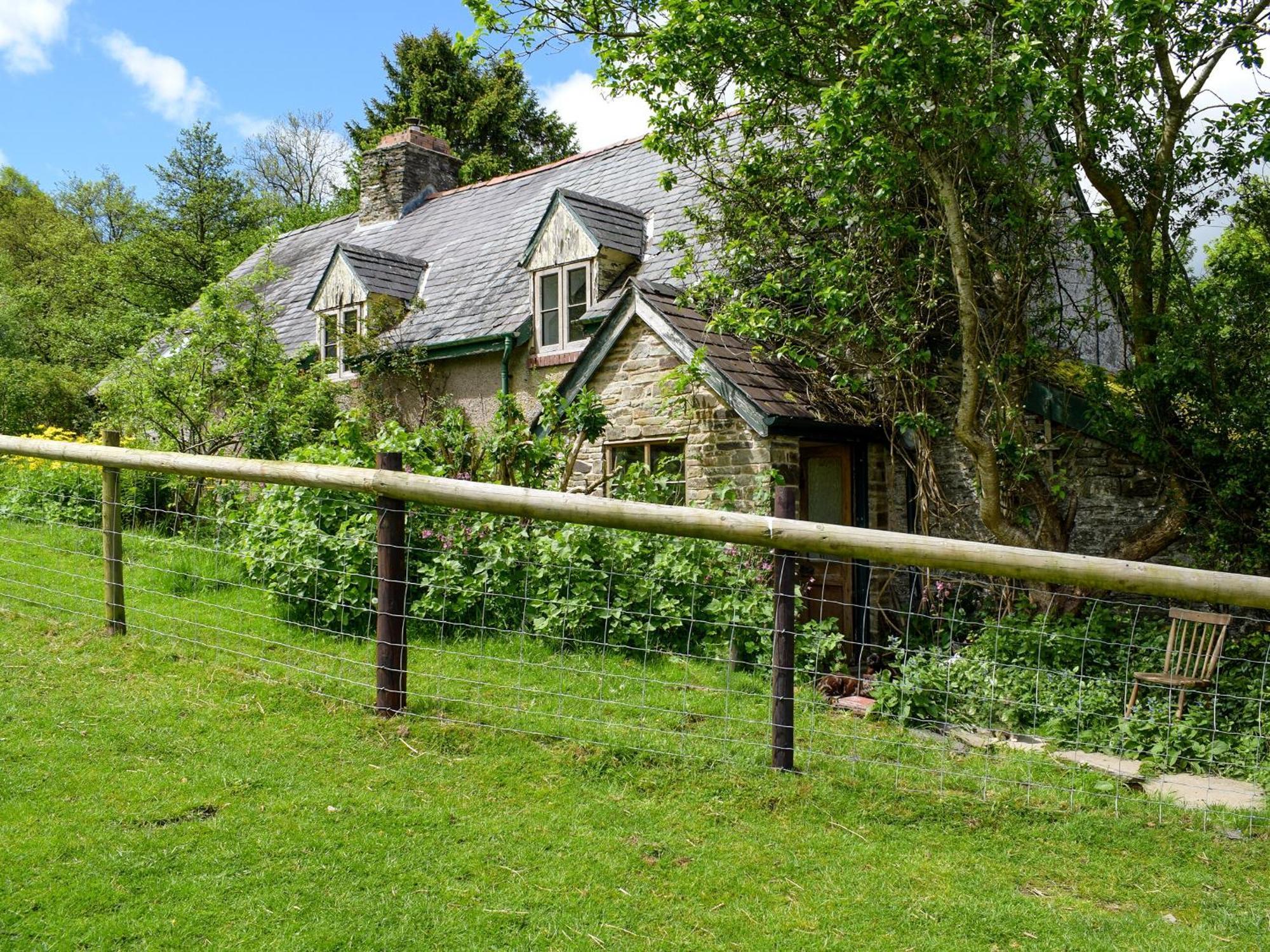 Lower Goytre Farmhouse Llanfair Waterdine Exterior foto